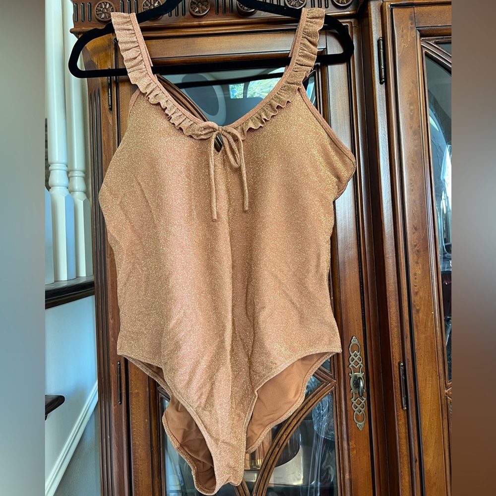NWOT Rylee + Cru Women’s one piece XL